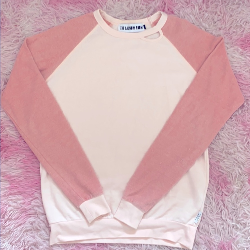 Long sleeve soft light sweatshirt